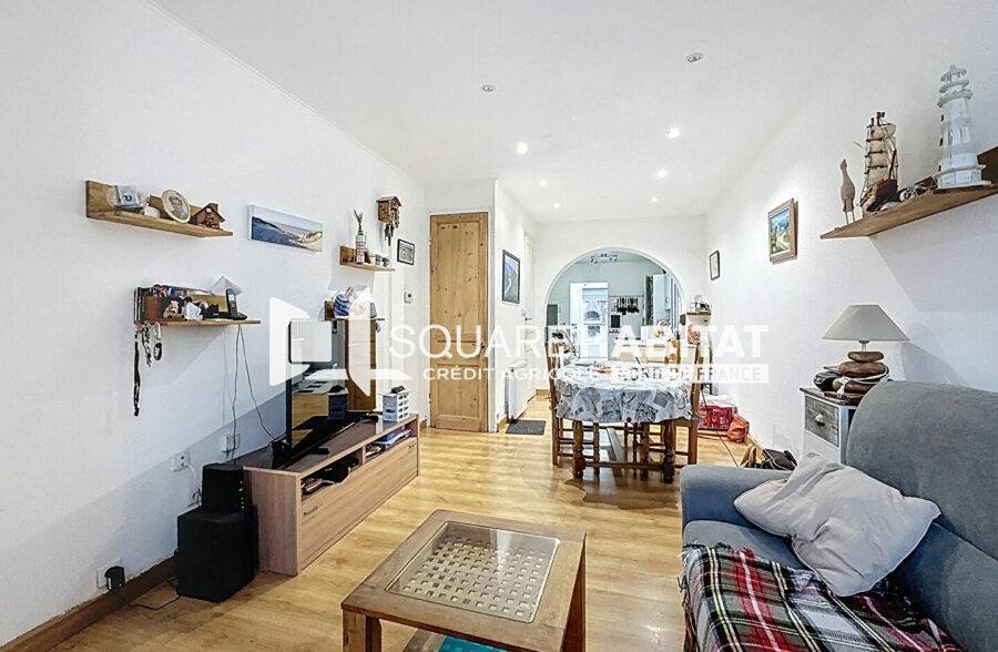 EXCLUSIVITÉ SQUARE HABITAT : MAISON 1930 – 3 CHAMBRES – JARDIN – SALLE JACQUES BREL