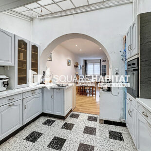 EXCLUSIVITÉ SQUARE HABITAT : MAISON 1930 – 3 CHAMBRES – JARDIN – SALLE JACQUES BREL