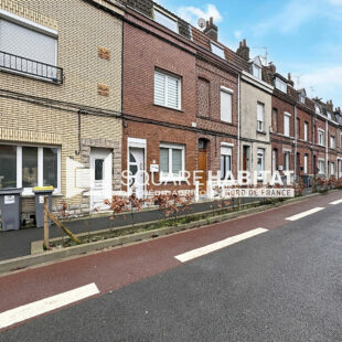 EXCLUSIVITÉ SQUARE HABITAT : MAISON 1930 – 3 CHAMBRES – JARDIN – SALLE JACQUES BREL