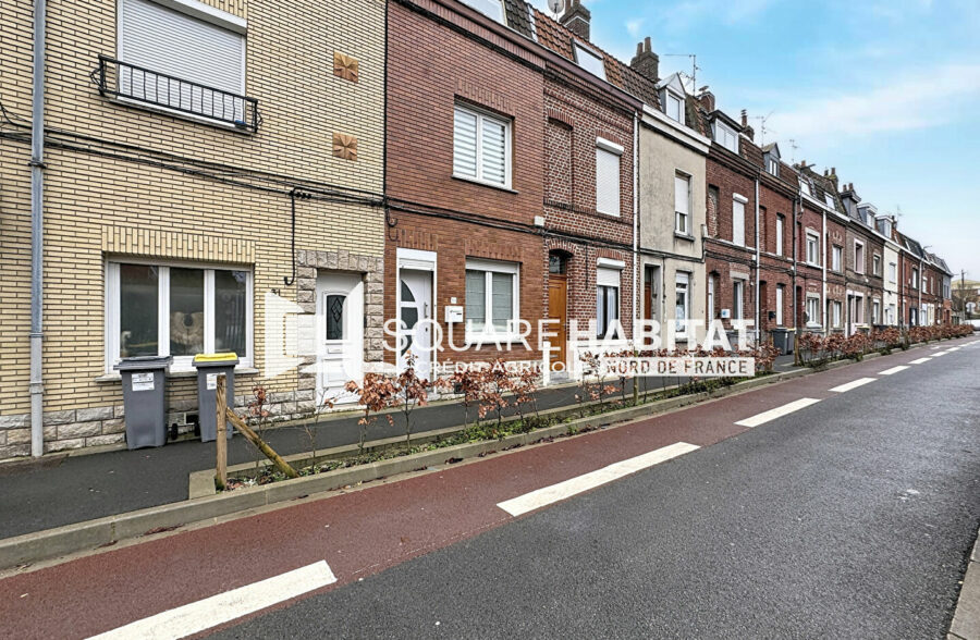 EXCLUSIVITÉ SQUARE HABITAT : MAISON 1930 – 3 CHAMBRES – JARDIN – SALLE JACQUES BREL