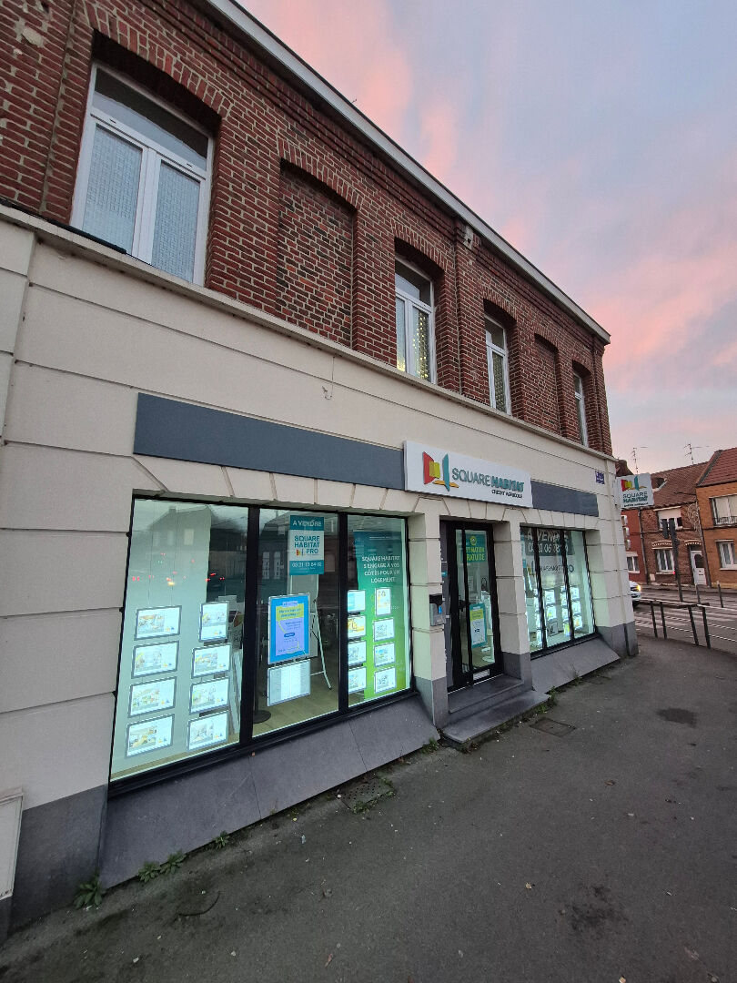 Bâtiment à usage mixte idéalement situé