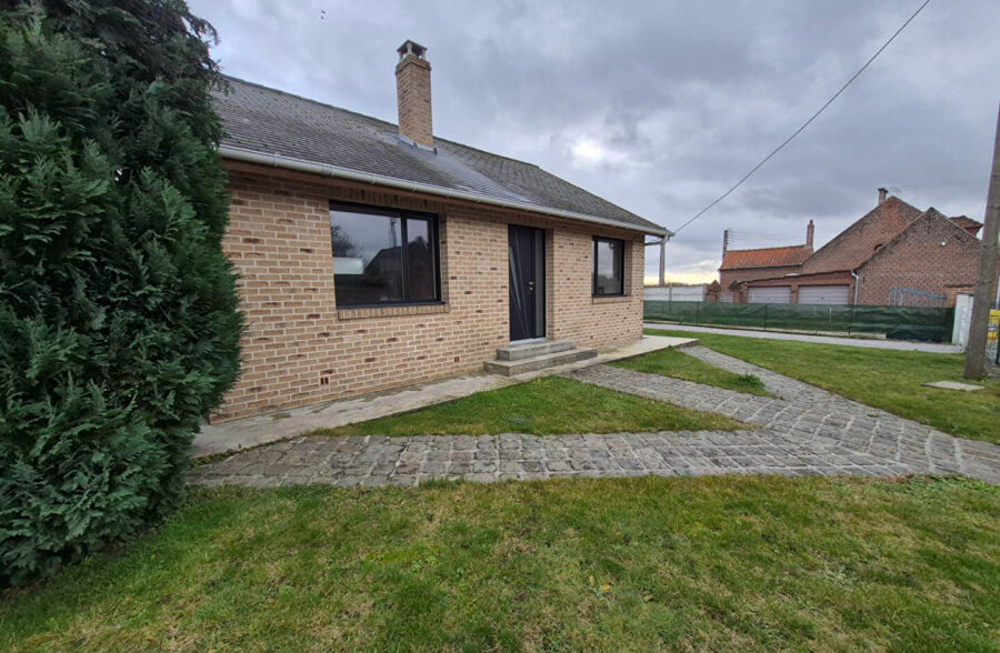 Plain-pied individuel à Landas, beau terrain et garage