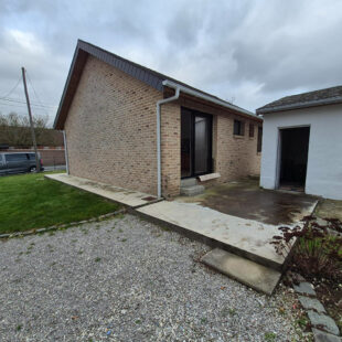 Plain-pied individuel à Landas, beau terrain et garage