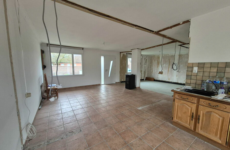 Plain-pied individuel à Landas, beau terrain et garage