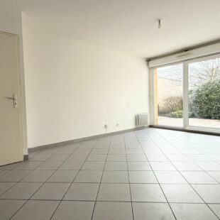 APPARTEMENT  1 CHAMBRE AVEC  TERRASSE ET GARAGE