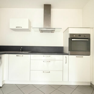 APPARTEMENT  1 CHAMBRE AVEC  TERRASSE ET GARAGE