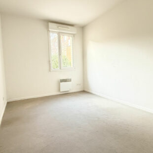 APPARTEMENT  1 CHAMBRE AVEC  TERRASSE ET GARAGE