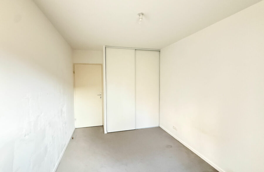 APPARTEMENT  1 CHAMBRE AVEC  TERRASSE ET GARAGE