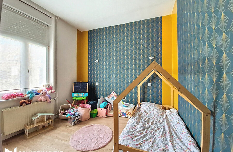 GRANDE MAISON FAMILIALE A PROXIMITE DE MOUVAUX