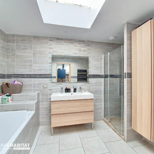 GRANDE MAISON FAMILIALE A PROXIMITE DE MOUVAUX