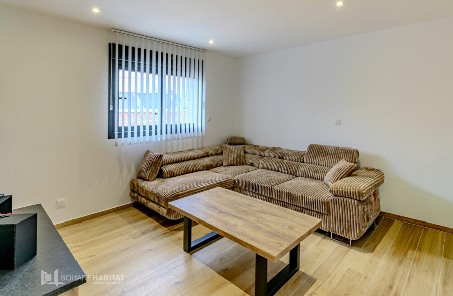 Charmant pavillon individuel moderne en village calme