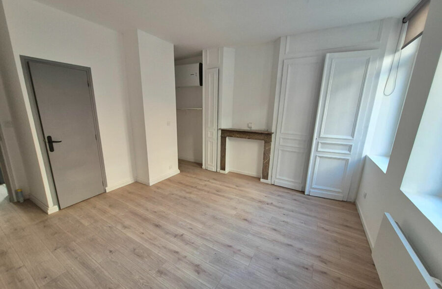 LA CATHO -PLACE DU MARECHAL LECLERC