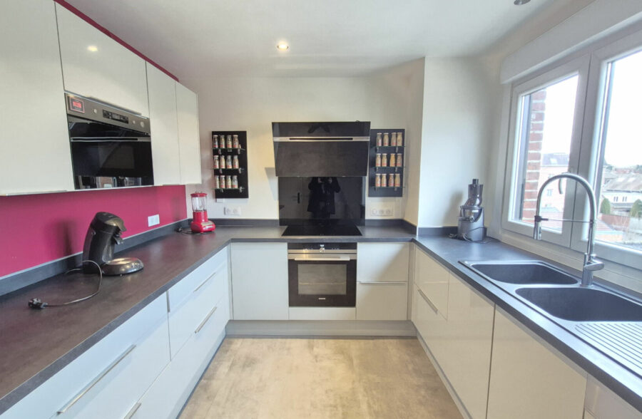 apaprtement T4 avec garage au dernier étage d’une copropriété calme avec ascenseur