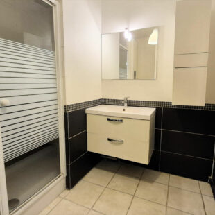 apaprtement T4 avec garage au dernier étage d’une copropriété calme avec ascenseur