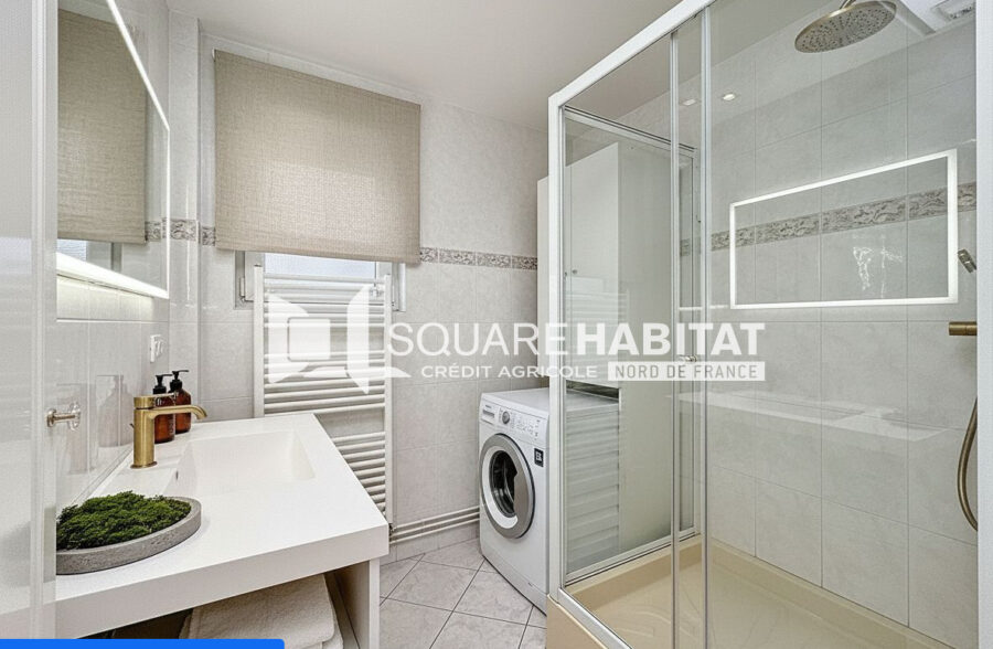 EXCLUSIVITÉ SQUARE HABITAT : MAISON A RENOVER – BEAU POTENTIEL – 2 CHAMBRES POSSIBILITE D’UNE TROISIEME EN RDC – GARAGE – JARDIN AVANT – MAIRIE DE FACHES-THUMESNIL
