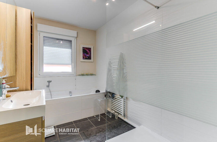 Superbe maison 2017 4 chambres parfait état <small>&nbsp;Sous compromis&nbsp;</small>