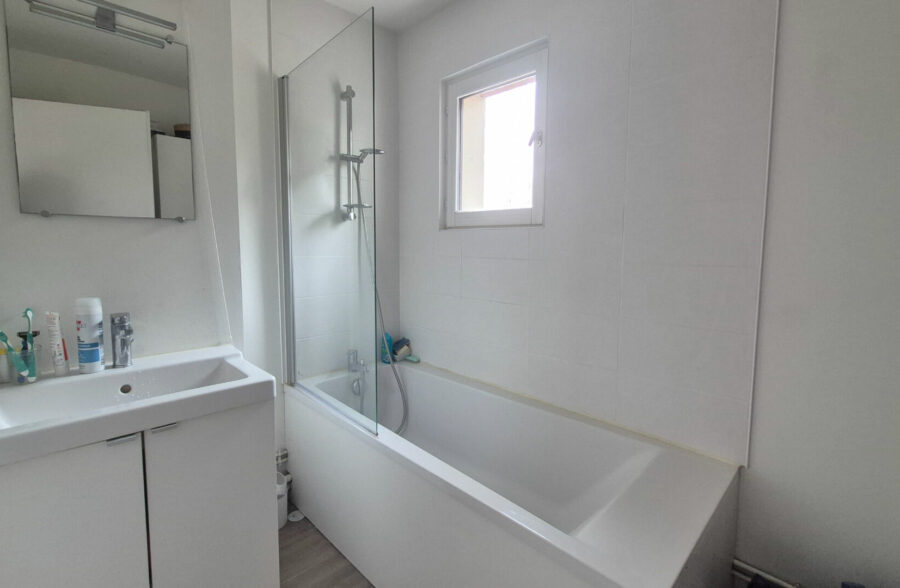 Superbe T2 vue Deûle avec Balcon et Garage proche métro