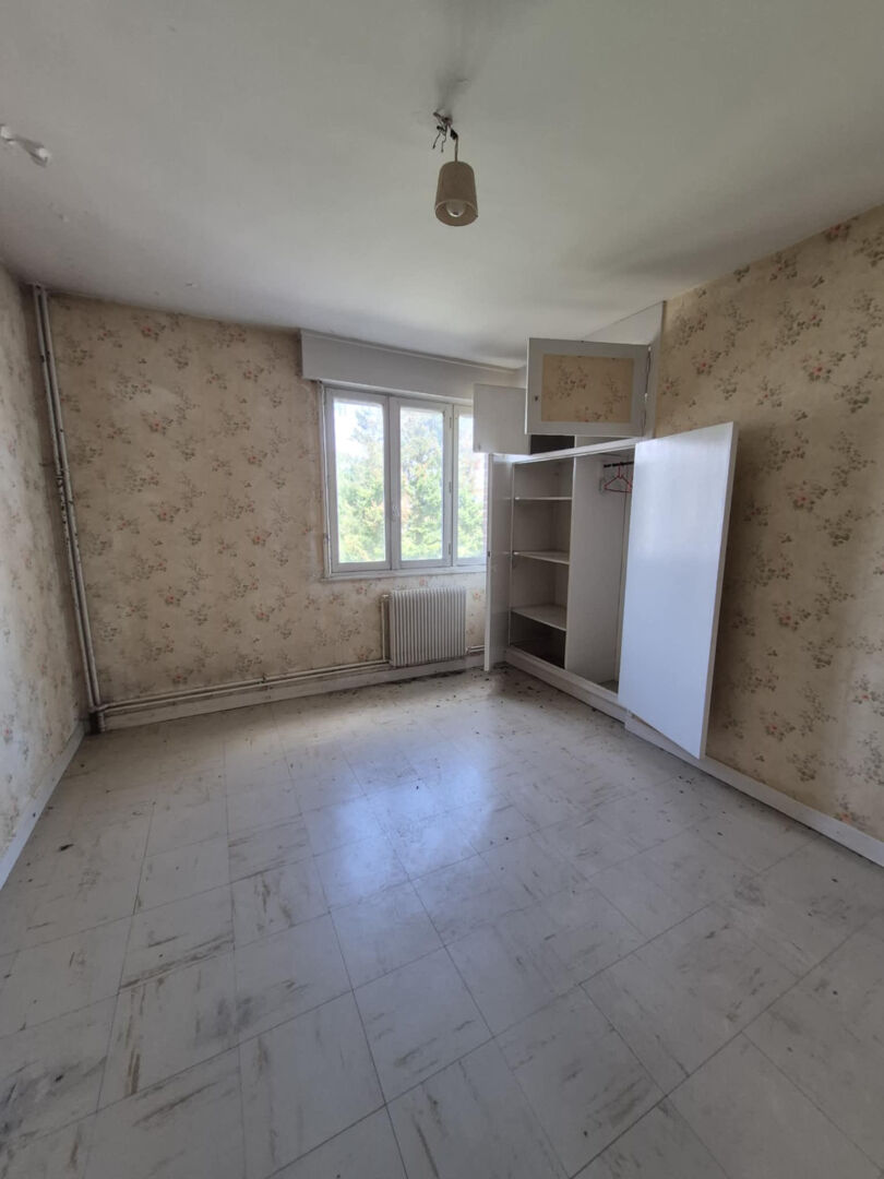 Immeuble à usage mixte .Beau potentiel 18 pièces 379 m2