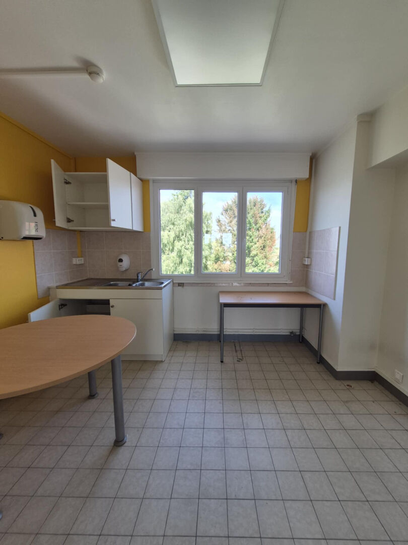 Immeuble à usage mixte .Beau potentiel 18 pièces 379 m2