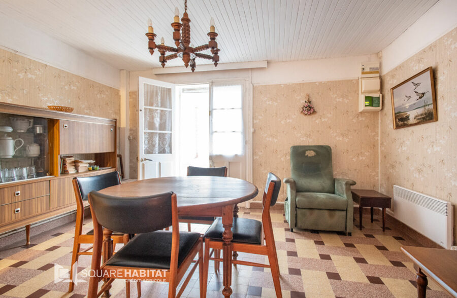 T2 à rafraîchir – 150 m de la plage – Garage rare + grand jardin