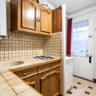 T2 à rafraîchir – 150 m de la plage – Garage rare + grand jardin