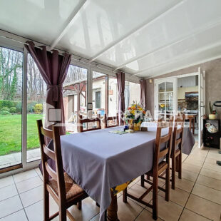 Maison avec jardin garage, 3 chambres alliant qualité et tranquillité.