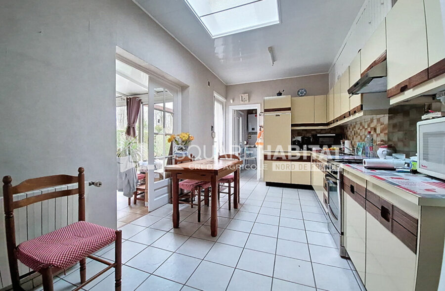 Maison avec jardin garage, 3 chambres alliant qualité et tranquillité.