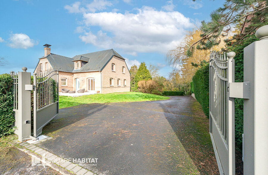 PAVILLON 5 CHAMBRES INDIVIDUELLE DE 190 M² ET SOUS SOL COMPLET