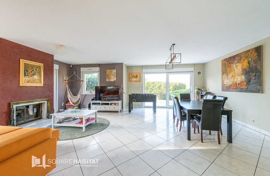 PAVILLON 5 CHAMBRES INDIVIDUELLE DE 190 M² ET SOUS SOL COMPLET