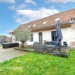 LONGERE DE 165 M²