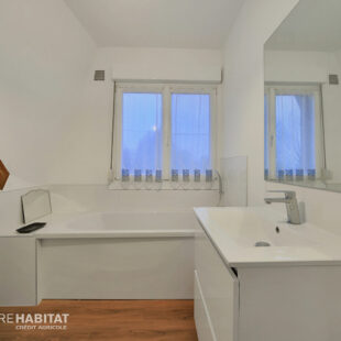 Maison semi individuelle  Isbergues, secteur Molinghem  2 chambres 1bureau jardin garage