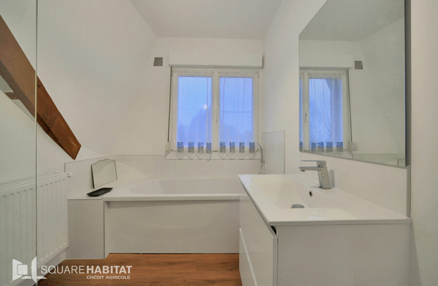 Maison semi individuelle  Isbergues, secteur Molinghem  2 chambres 1bureau jardin garage