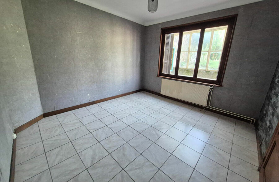 Métro Lomme Bourg : T3 de 100m2 avec grand jardin, garage et cave