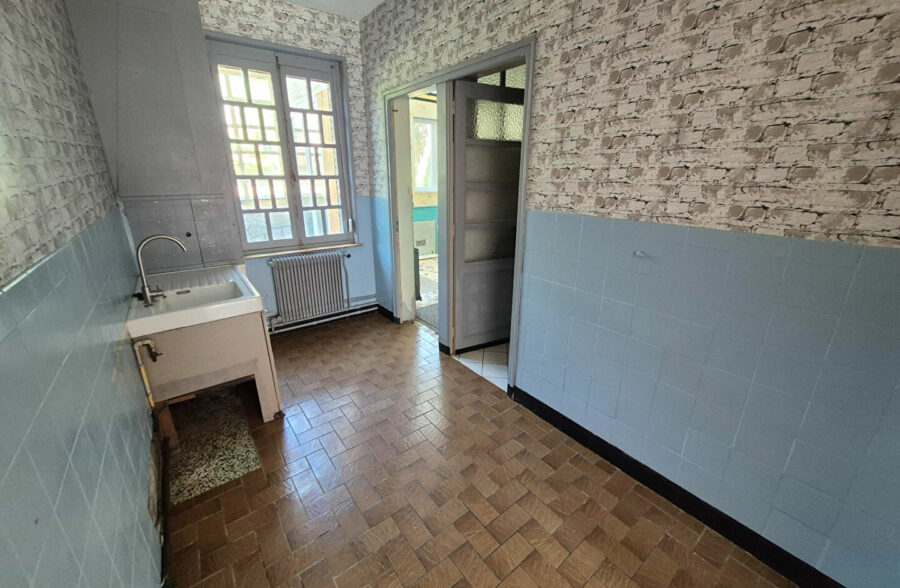 Métro Lomme Bourg : T3 de 100m2 avec grand jardin, garage et cave