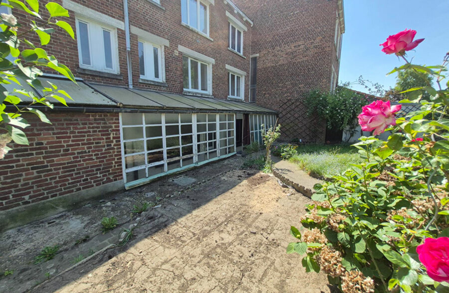Métro Lomme Bourg : T3 de 100m2 avec grand jardin, garage et cave