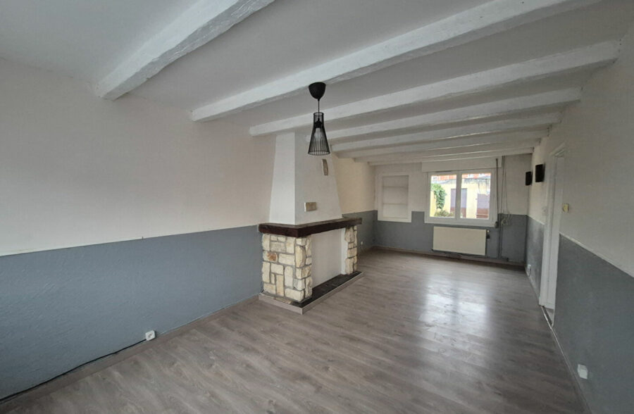 Maison de lotissement 3 chambres cour garage