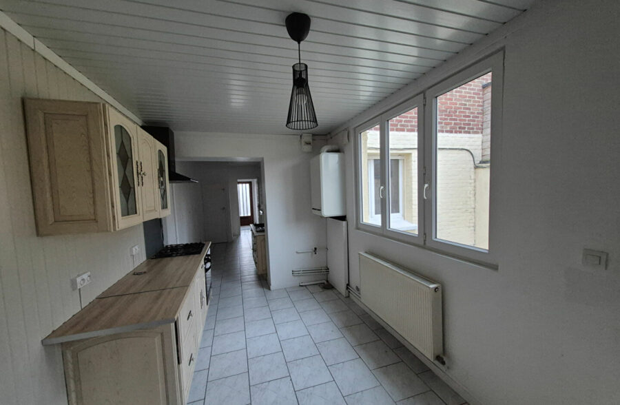 Maison de lotissement 3 chambres cour garage