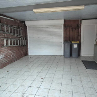 Maison proche centre-ville de Roncq à rénover- Beau potentiel avec cour et garage