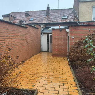 Maison proche centre-ville de Roncq à rénover- Beau potentiel avec cour et garage