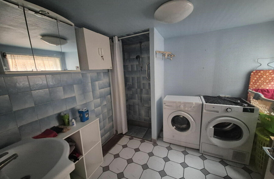 Maison proche centre-ville de Roncq à rénover- Beau potentiel avec cour et garage