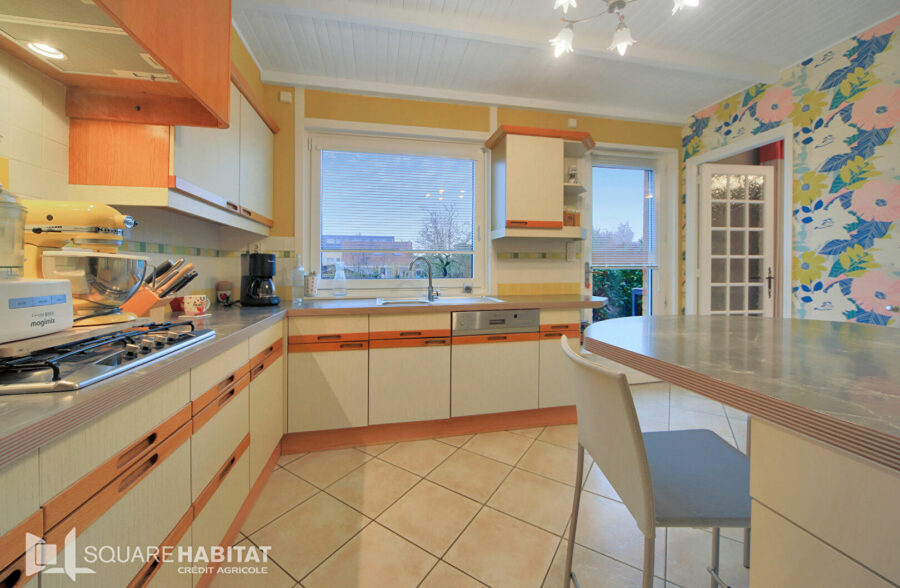 Découvrez cette belle maison individuelle en brique, en semi plain-pied.