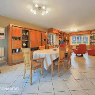 Découvrez cette belle maison individuelle en brique, en semi plain-pied.