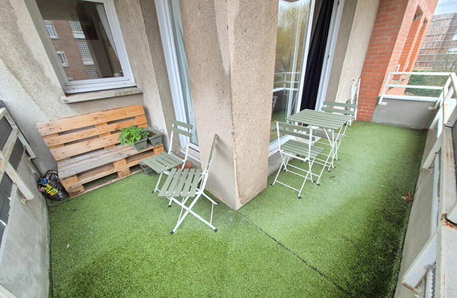 EXCLUSIVITE : GAMBETTA: TYPE 1 AVEC TERRASSE ET PARKING