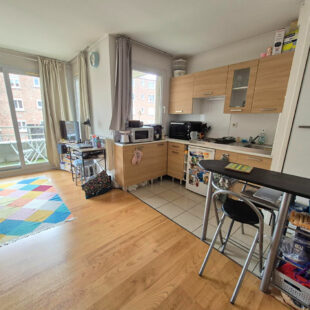 EXCLUSIVITE : GAMBETTA: TYPE 1 AVEC TERRASSE ET PARKING