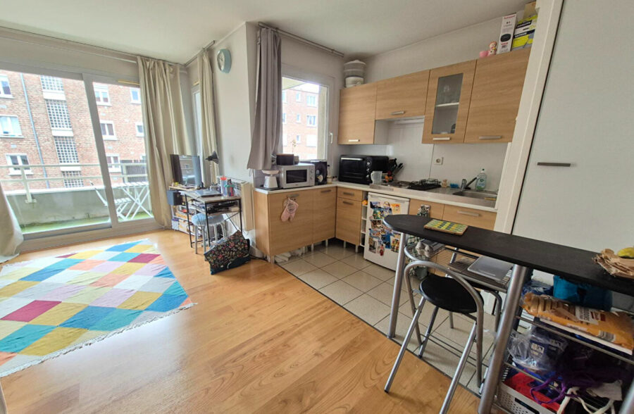 EXCLUSIVITE : GAMBETTA: TYPE 1 AVEC TERRASSE ET PARKING