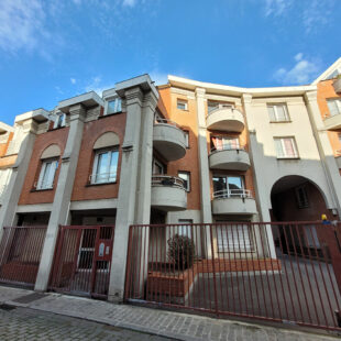 EXCLUSIVITE : GAMBETTA: TYPE 1 AVEC TERRASSE ET PARKING