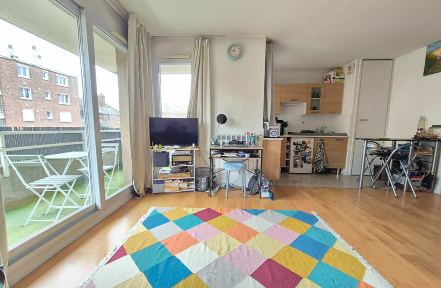 EXCLUSIVITE : GAMBETTA: TYPE 1 AVEC TERRASSE ET PARKING