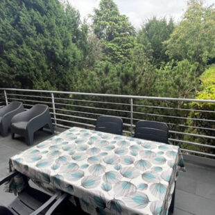 Large maison des années 60 dans une rue prisée &nbsp;Sous compromis&nbsp;