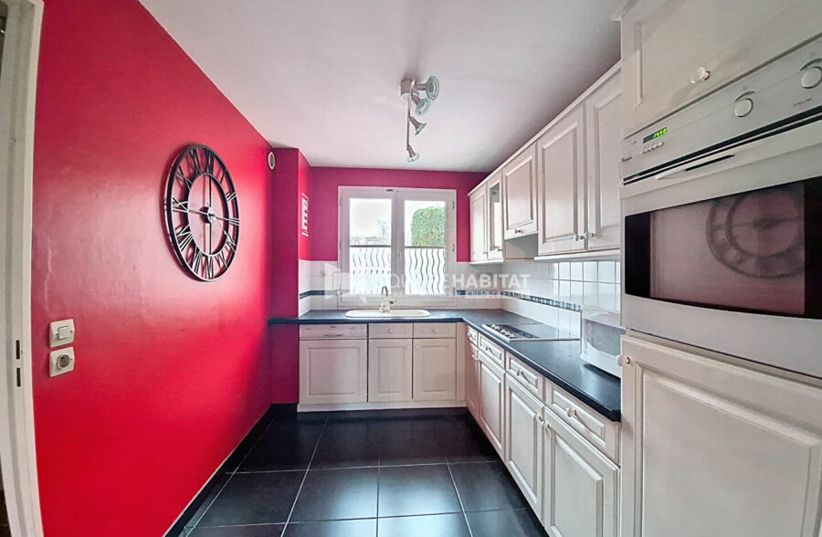 MAISON DE LOTISSEMENT 3 CHAMBRES JARDIN GARAGE