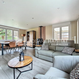 Superbe semi-plain-pied lumineux, offrant 3 chambres, un jardin et un garage, dans une rue très calme.